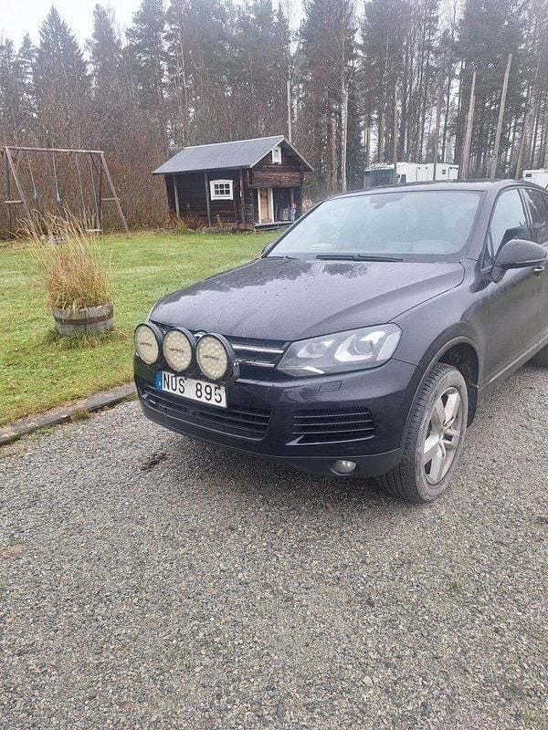 Svart Begagnad 2013 VW Touareg SUV | 80 000 kr (Marknadspris) - Bild 1/4