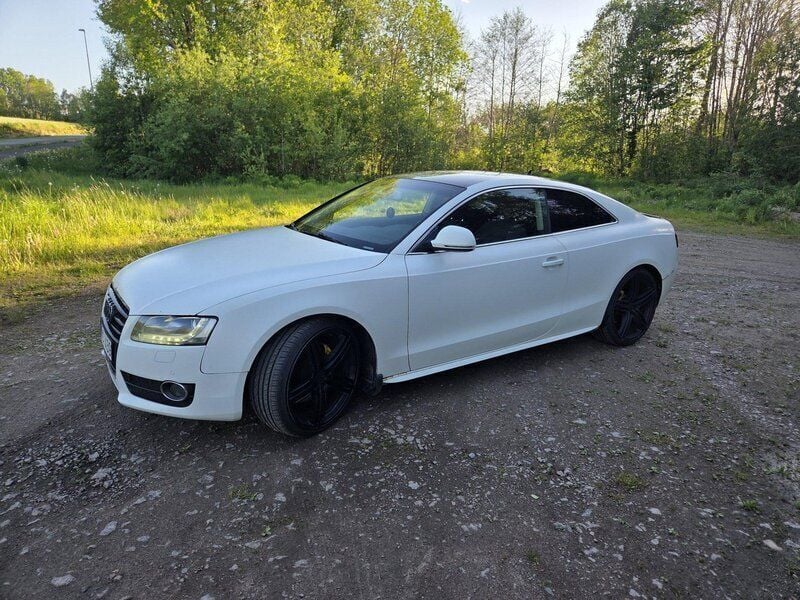 Vit Begagnad 2009 Audi A5 Comfort Sportkupé | 100 000 kr (Dyr) - Bild 1/4