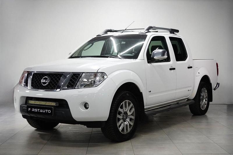 Vit Begagnad 2015 Nissan Navara Pickup | 169 900 kr (Marknadspris) - Bild 1/4
