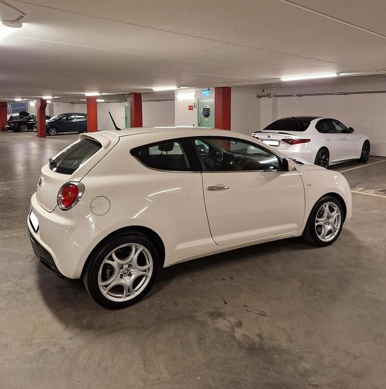 Vit Begagnad 2011 Alfa Romeo MiTo Distinctive Halvkombi | 69 900 kr - Bild 1/4