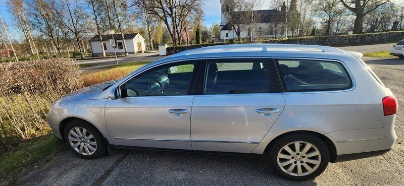 Silver Begagnad 2008 VW Passat Sportline Kombi | 37 500 kr (Marknadspris) - Bild 1/4