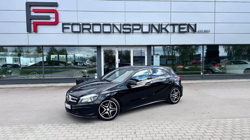 Svart Begagnad 2012 Mercedes A180 AMG Halvkombi | 119 000 kr (Dyr) - Bild 1/4