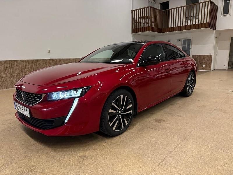 Ultimare red Begagnad 2018 Peugeot 508 GT-line Sedan | 209 900 kr (Marknadspris) - Bild 1/4