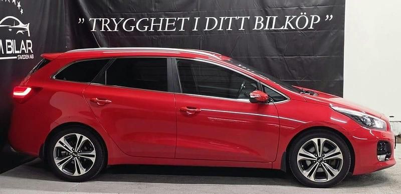 Begagnad Kia Ceed GT-Line 136 HK (100 kW) 2016 Röd Halvkombi