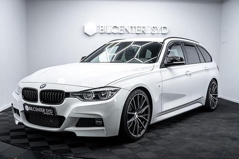 Vit Begagnad 2019 BMW 320 M Sport Kombi | 249 900 kr (Bra pris) - Bild 1/4