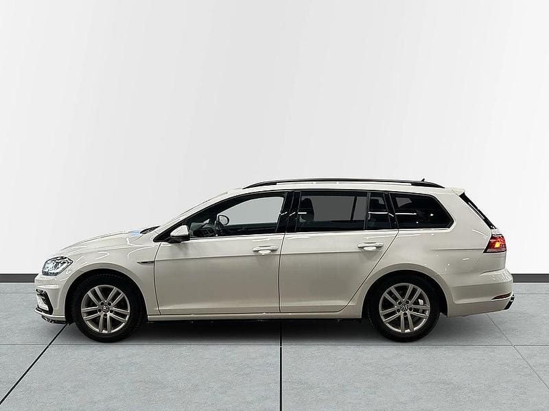 Begagnad VW Golf VIII GT 150 HK (110 kW) 2019 Vit Kombi