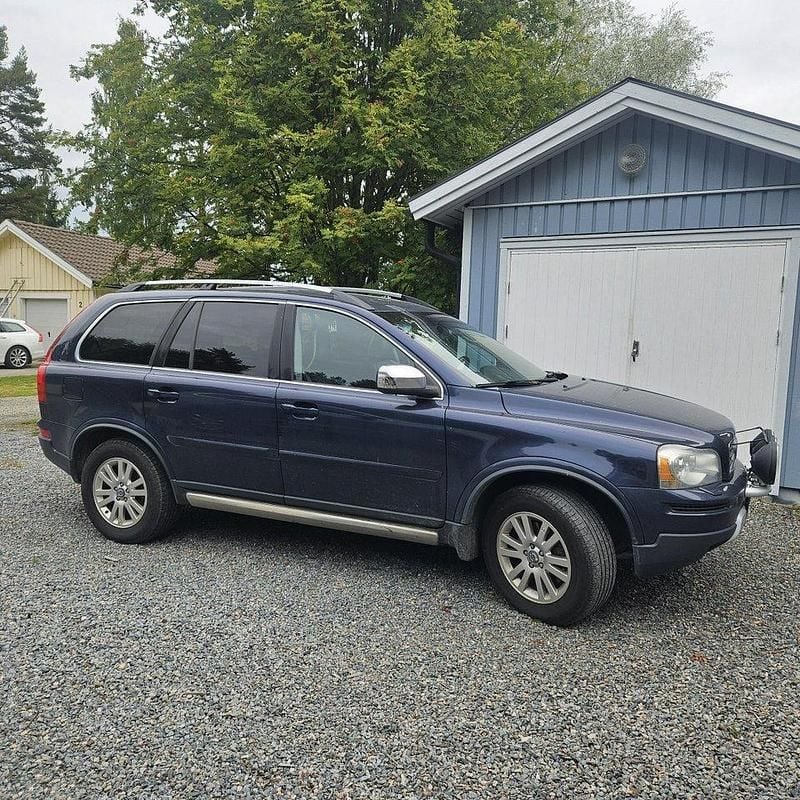 Blå Begagnad 2012 Volvo XC90 R-Design SUV | 99 000 kr (Bra pris) - Bild 1/4