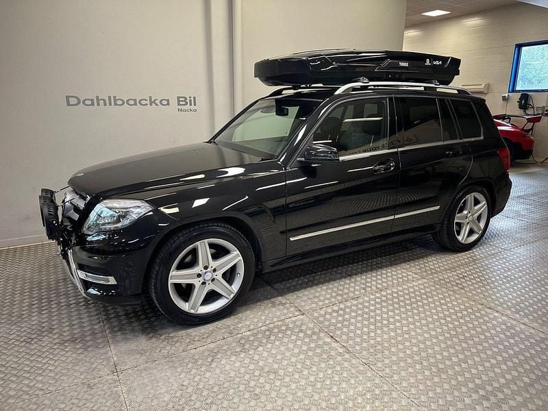 Svart Begagnad 2015 Mercedes GLK220 AMG line SUV | 219 000 kr (Marknadspris) - Bild 1/4