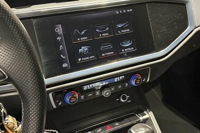 Begagnad Audi Q3 S-Line 248 HK (182 kW) 2021 Daytonagrå pärleffekt SUV