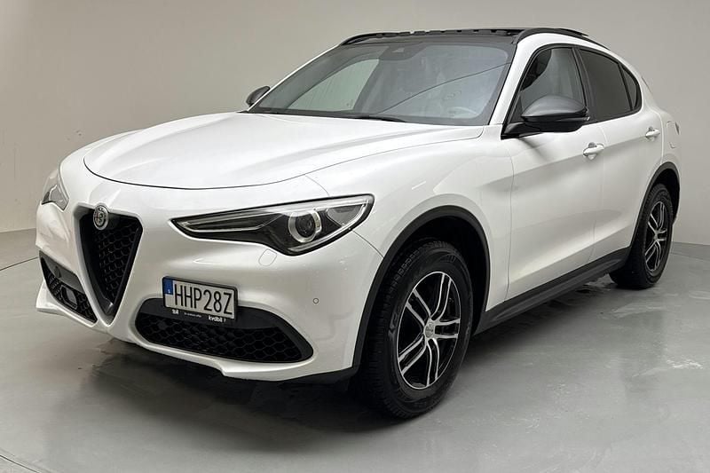 Begagnad Alfa Romeo Stelvio Tech Edition 280 HK (205 kW) 2019 Vit SUV