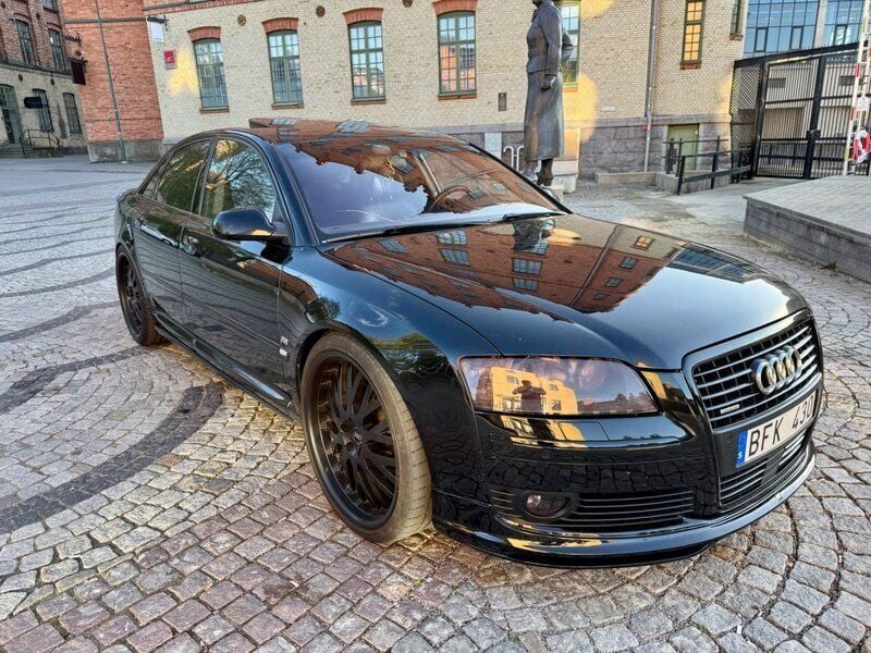 Svart Begagnad 2006 Audi A8 Exclusive Sedan | 149 900 kr - Bild 1/4