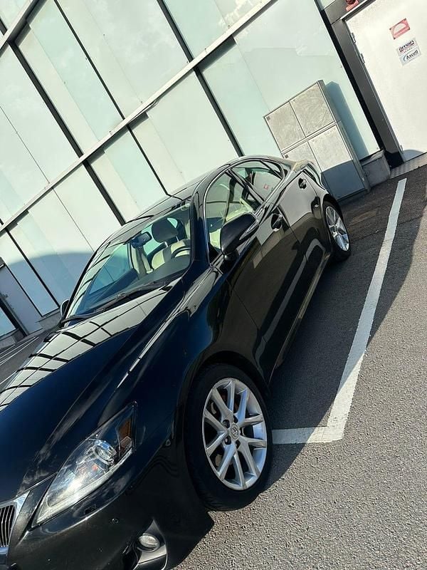 Begagnad Lexus IS250 208 HK (152 kW) 2012