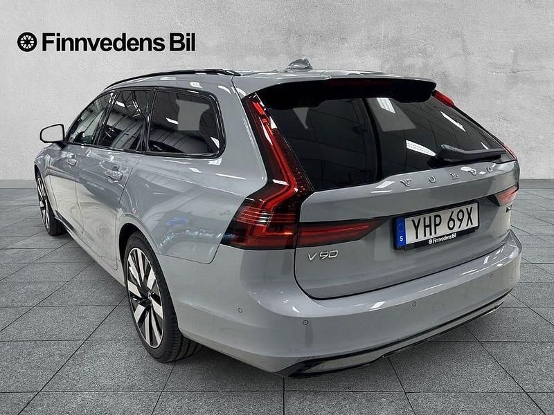 Begagnad Volvo V90 Plus 355 HK (261 kW) 2025 Grå Kombi
