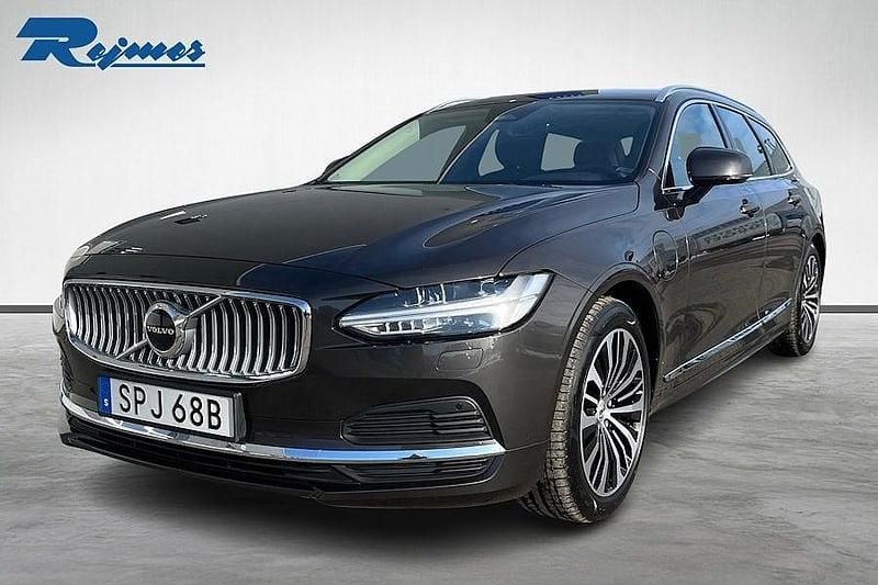 Begagnad Volvo V90 Core 253 HK (186 kW) 2024 Grå Kombi