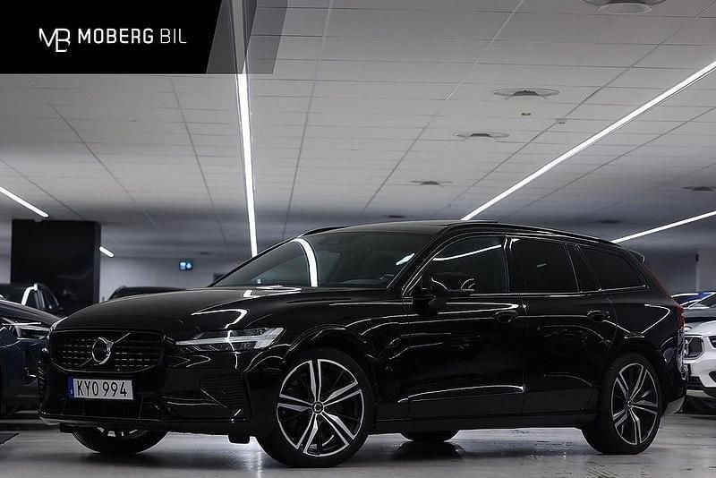 Svart Begagnad 2021 Volvo V60 R-Design Kombi | 389 900 kr (Marknadspris) - Bild 1/2