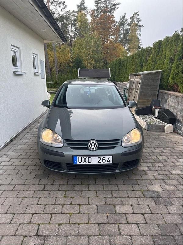 Grön Begagnad 2005 VW Golf IV Halvkombi | 26 500 kr (Bra pris) - Bild 1/4