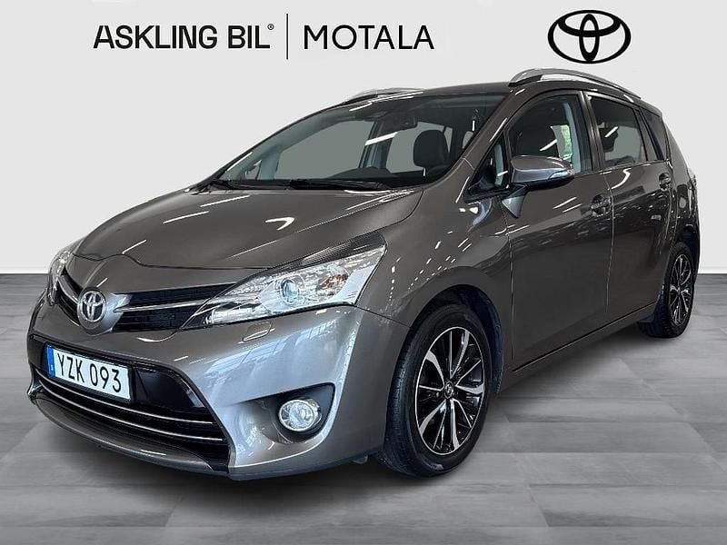 Mörkgrå Begagnad 2017 Toyota Verso Minibuss | 169 000 kr (Marknadspris) - Bild 1/3