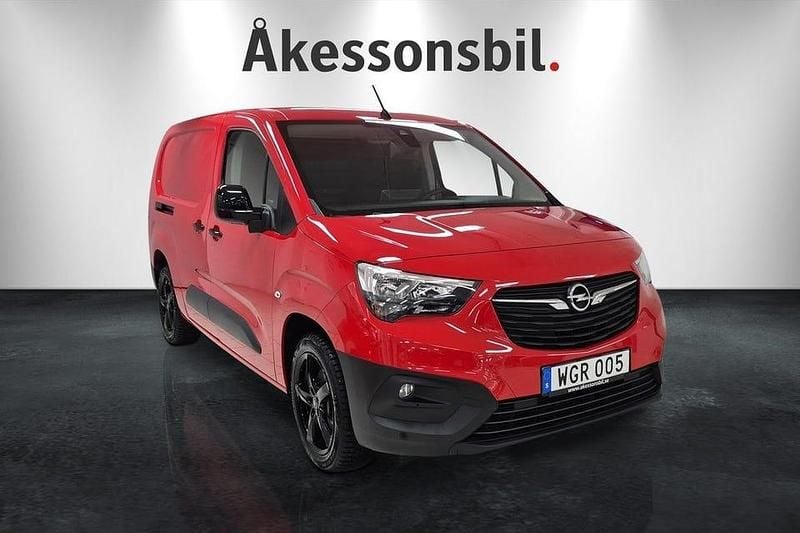 Röd Begagnad 2024 Opel Combo Van | 299 000 kr - Bild 1/4