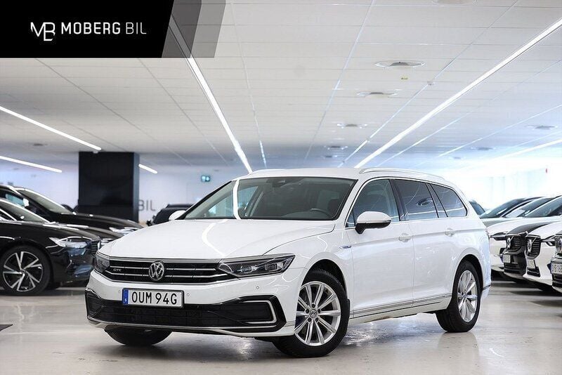 Vit Begagnad 2020 VW Passat GTE Kombi | 224 900 kr (Bra pris) - Bild 1/3
