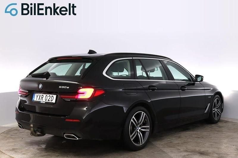 Begagnad BMW 530 295 HK (216 kW) 2022 Svart Kombi