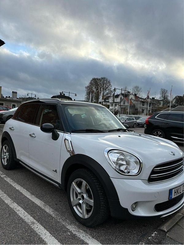 Vit Begagnad 2015 Mini Cooper D Countryman SUV | 99 000 kr (Bra pris) - Bild 1/4
