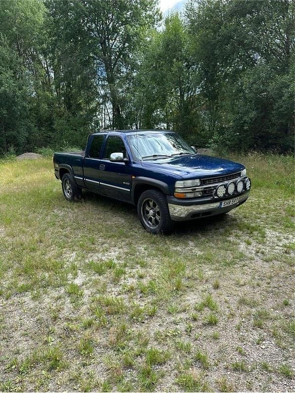 Blå Begagnad 2001 Chevrolet Silverado Sedan | 90 000 kr - Bild 1/4