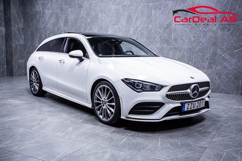 Vit Begagnad 2019 Mercedes CLA200 AMG Kombi | 284 800 kr (Marknadspris) - Bild 1/4