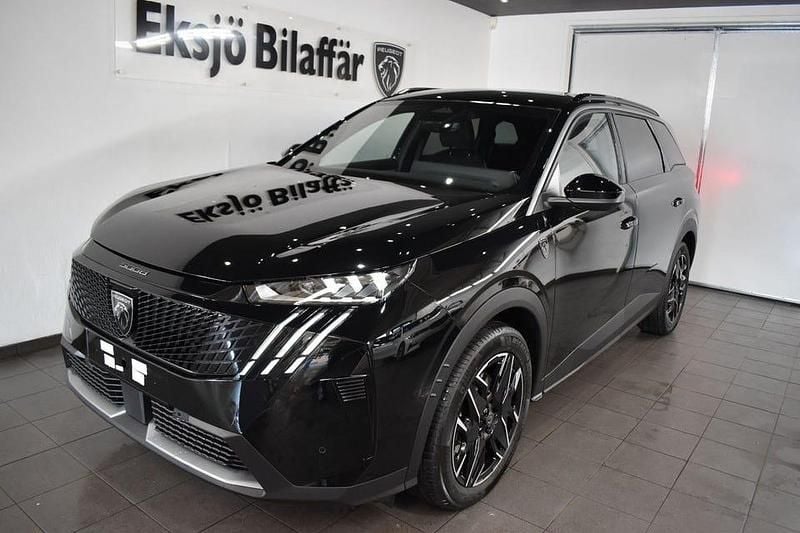 Svart Begagnad 2024 Peugeot 5008 GT Minibuss | 449 800 kr (Lite dyr) - Bild 1/4