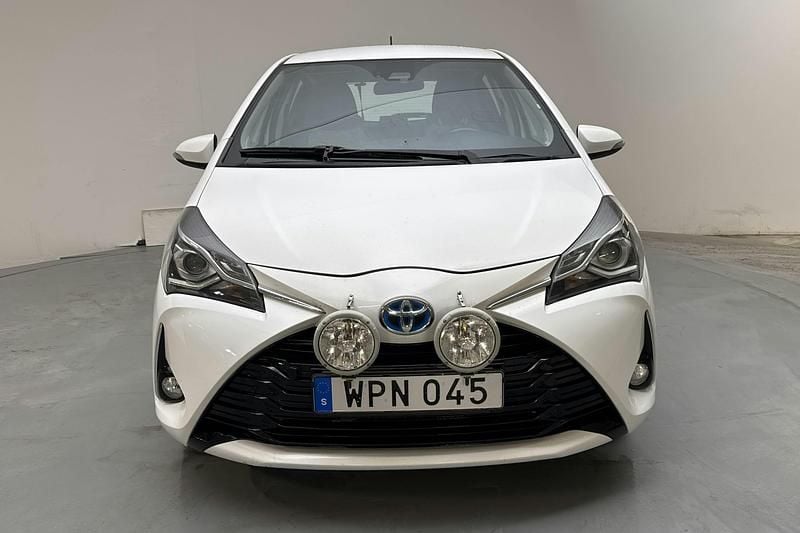 Begagnad Toyota Yaris Active 101 HK (74 kW) 2018 Vit