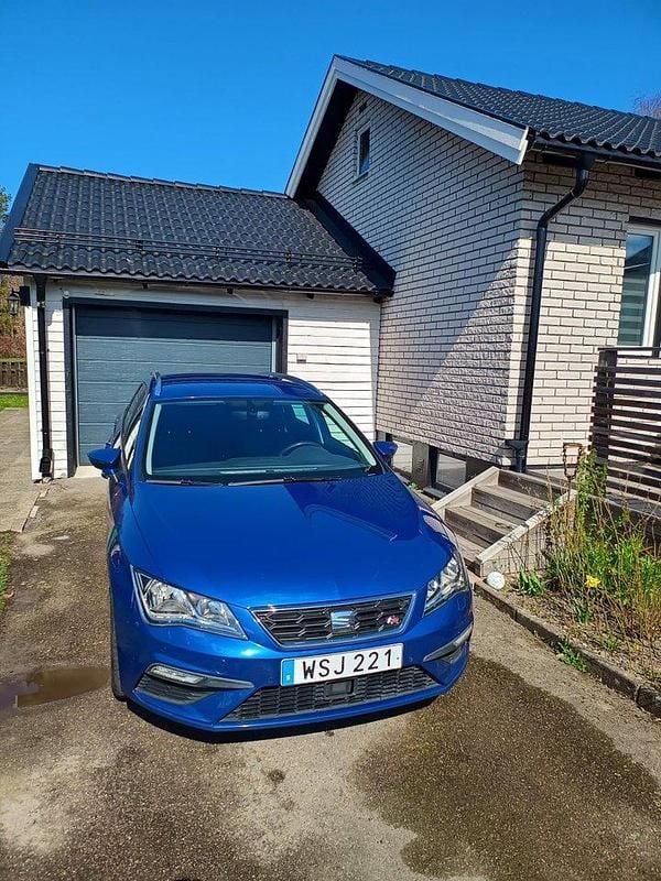 Blå Begagnad 2018 Seat Leon ST FR Kombi | 160 000 kr - Bild 1/4