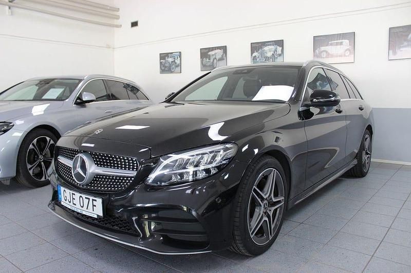 Svart Begagnad 2019 Mercedes C200 AMG line Kombi | 269 900 kr (Marknadspris) - Bild 1/4