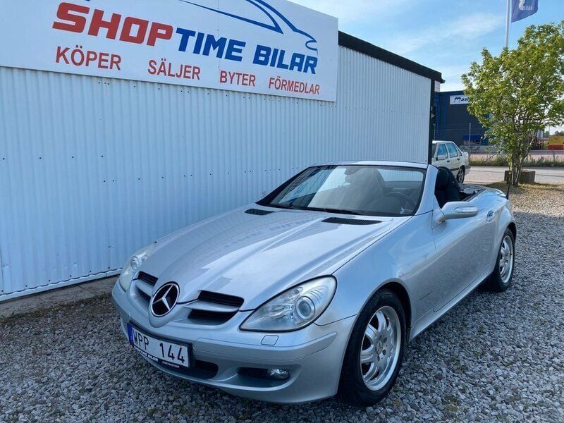 Silver Begagnad 2005 Mercedes SLK200 Cab | 79 900 kr - Bild 1/4