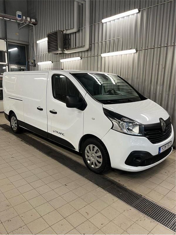 Vit Begagnad 2018 Renault Trafic Van | 129 000 kr (Superpris) - Bild 1/4