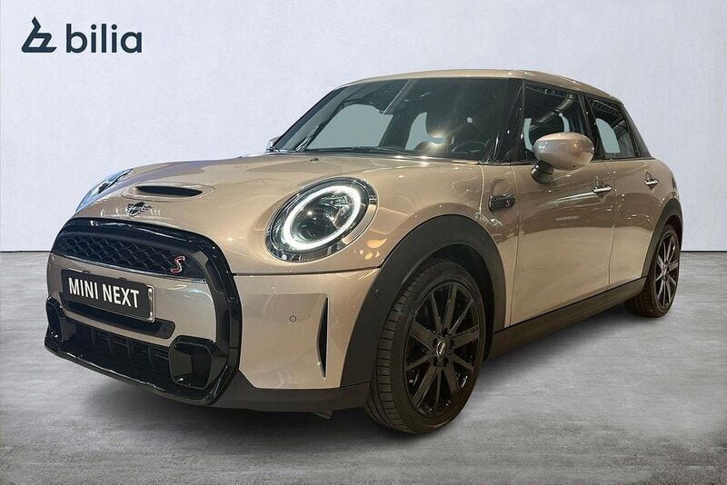 Grå Begagnad 2022 Mini Cooper S Halvkombi | 289 000 kr (Lite dyr) - Bild 1/3