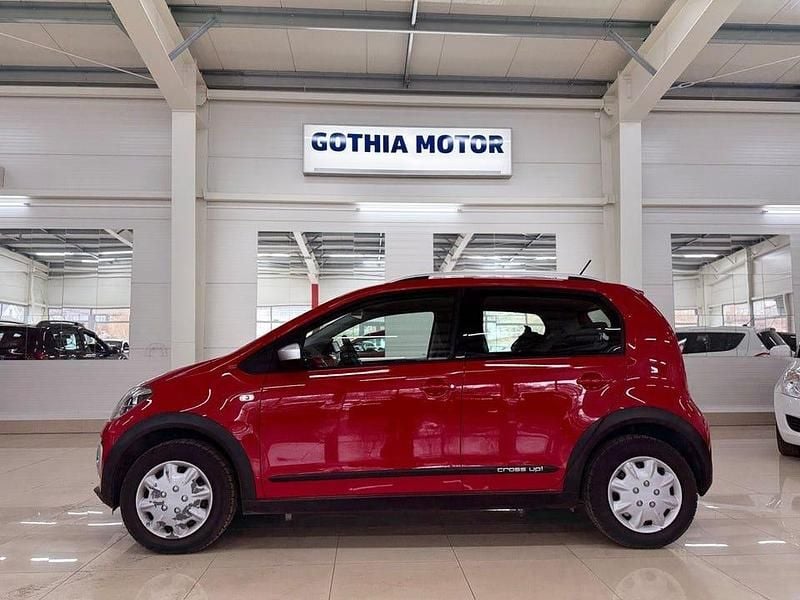 Begagnad VW up! 75 HK (55 kW) 2016 Röd Halvkombi