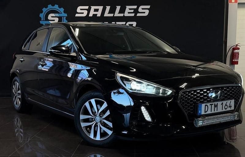 Begagnad Hyundai i30 Premium 136 HK (100 kW) 2017 Svart Halvkombi