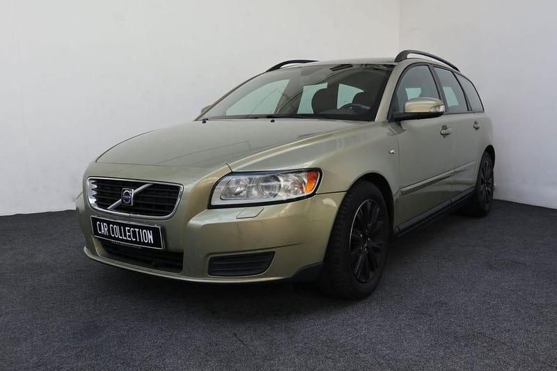Begagnad Volvo V50 Kinetic 109 HK (80 kW) 2009 Grön Kombi
