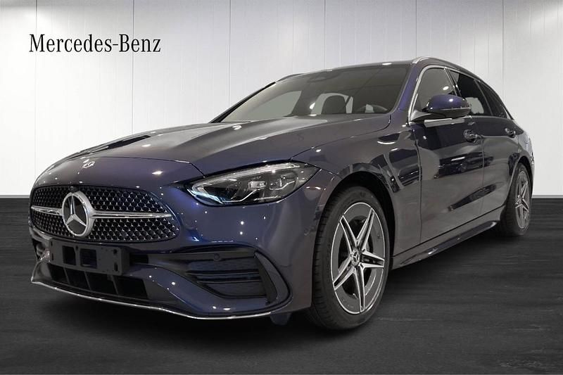 Ny 2025 Mercedes C300e Advanced Kombi | 682 950 kr (Lite dyr) - Bild 1/4