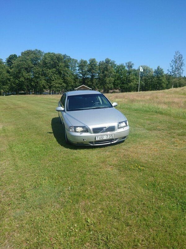 Begagnad 2003 Volvo S80 Sedan | 38 000 kr - Bild 1/4