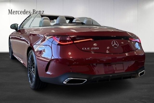 Begagnad Mercedes CLE200 AMG Line Premium 204 HK (150 kW) 2024 Röd (red) Cab