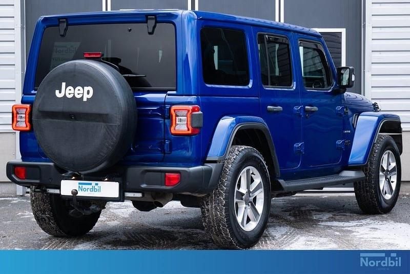 Begagnad Jeep Wrangler Unlimited Sahara 272 HK (200 kW) 2018 Blå SUV