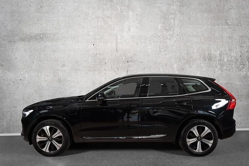 Begagnad Volvo XC60 Plus 355 HK (261 kW) 2023 Svart SUV