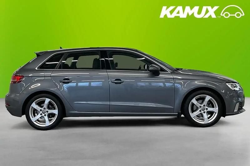 Begagnad Audi A3 Sportback Sport 150 HK (110 kW) 2019 Silver/grå Halvkombi