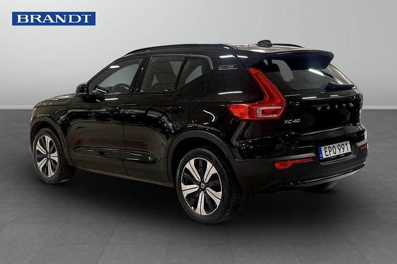 Begagnad Volvo XC40 Single Motor 175 kW (238 HK) 2023 Svart SUV