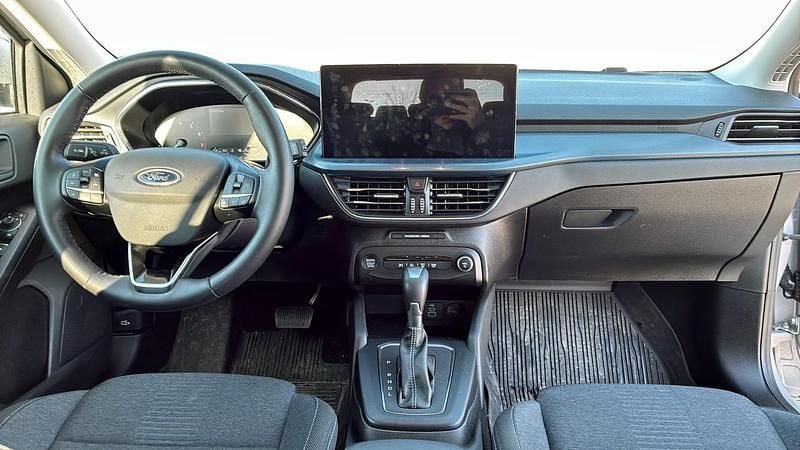 Begagnad Ford Focus Active 124 HK (91 kW) 2023 Moondust silver Kombi