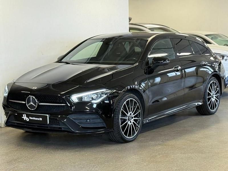 Begagnad Mercedes CLA250 Shooting Brake AMG 218 HK (160 kW) 2021 Svart Kombi