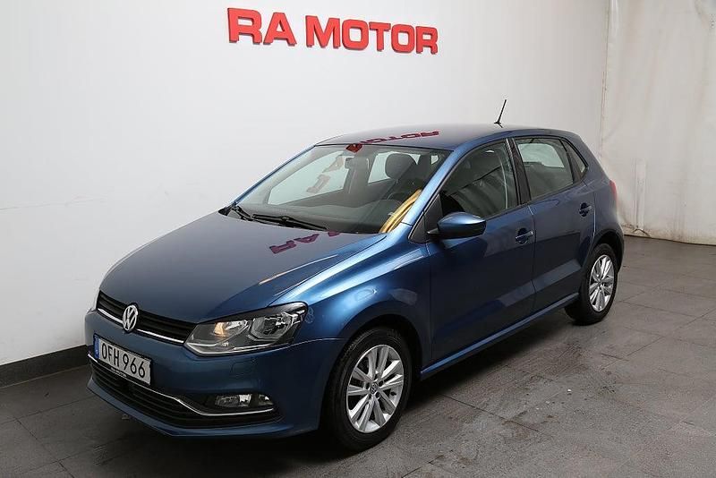 Begagnad VW Polo 90 HK (66 kW) 2016 Blå (blue silk metallic) Halvkombi