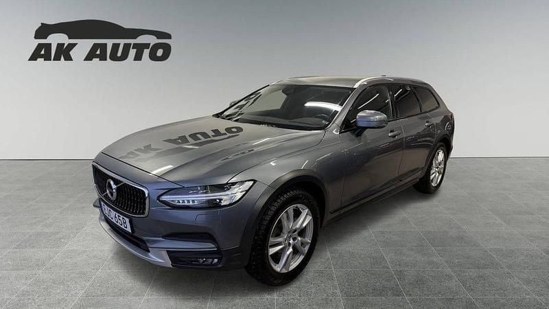 Begagnad Volvo V90 CC Momentum 190 HK (139 kW) 2020 Grå Kombi