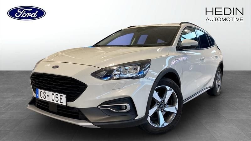 Vit (white) Begagnad 2022 Ford Focus Active Kombi | 204 900 kr (Marknadspris) - Bild 1/4