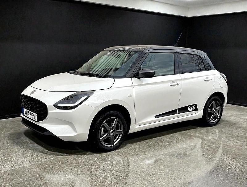 Begagnad Suzuki Swift 83 HK (61 kW) 2024 Vit Halvkombi